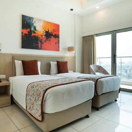 Ar Suites Klj Square Gurgaon Bagian luar foto