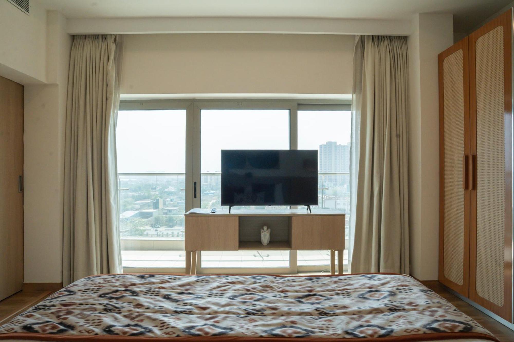 Ar Suites Klj Square Gurgaon Bagian luar foto