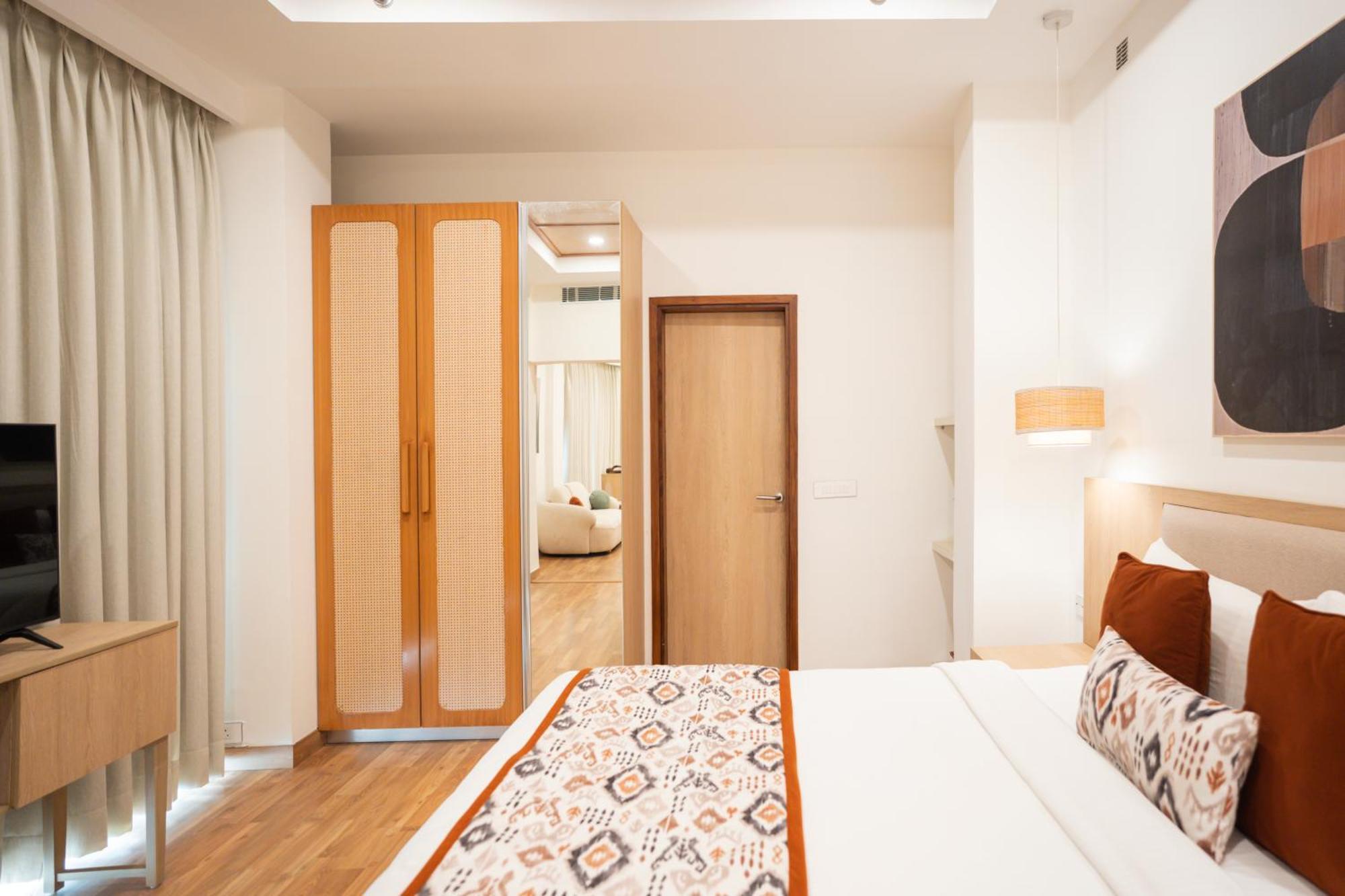 Ar Suites Klj Square Gurgaon Bagian luar foto