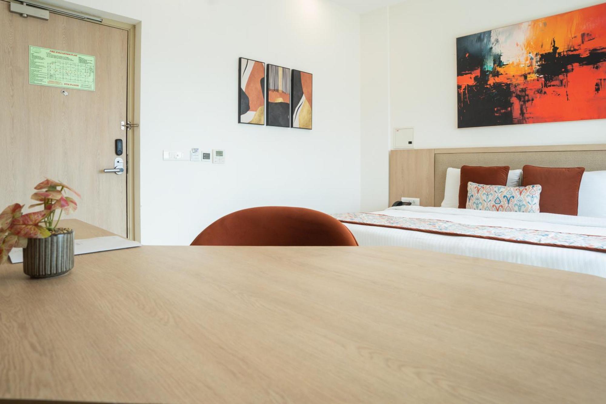 Ar Suites Klj Square Gurgaon Bagian luar foto
