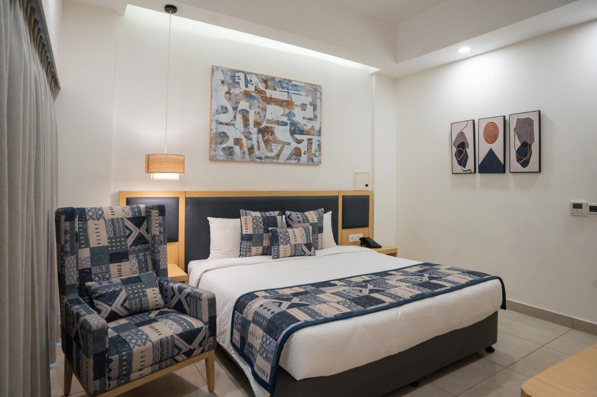 Ar Suites Klj Square Gurgaon Bagian luar foto