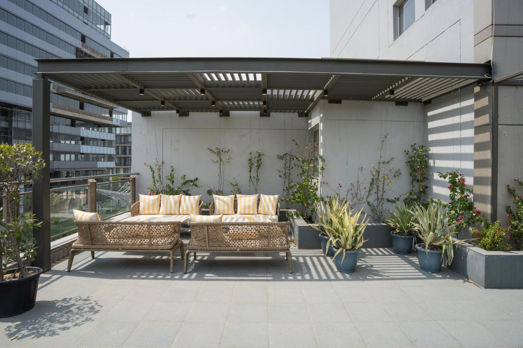 Ar Suites Klj Square Gurgaon Bagian luar foto